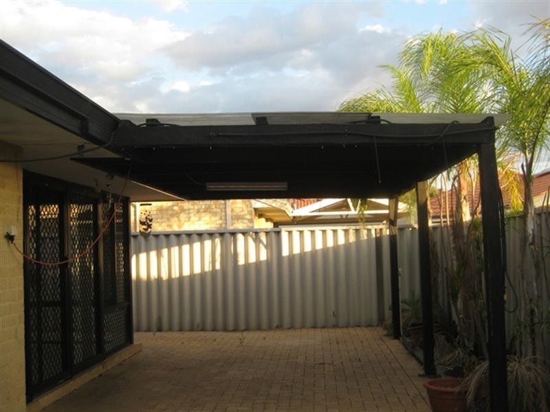 4 Love Street, Cloverdale WA 6105