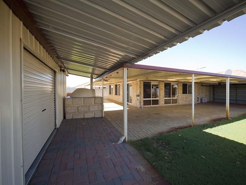 16 Pyrenees Court, Caversham WA 6055