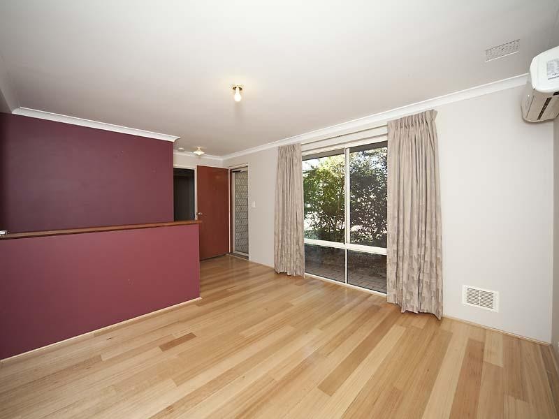 16 Pyrenees Court, Caversham WA 6055