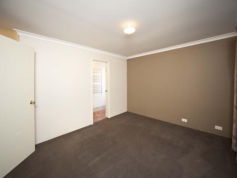 16 Pyrenees Court, Caversham WA 6055