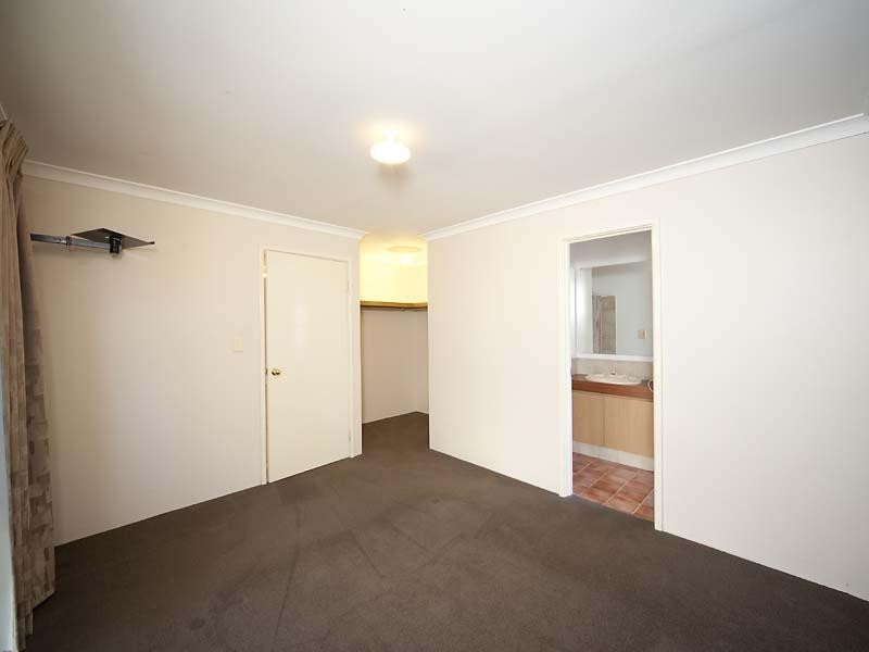 16 Pyrenees Court, Caversham WA 6055