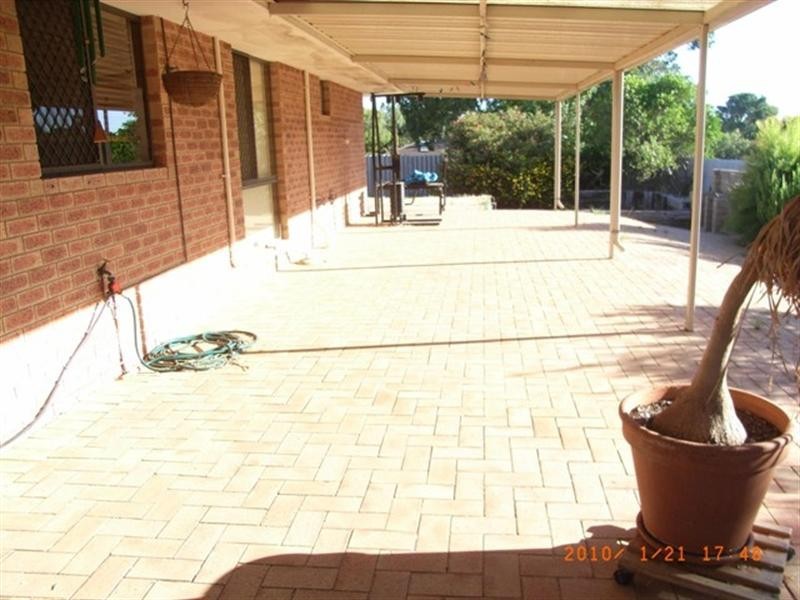 220A Blackadder Road, Swan View WA 6056