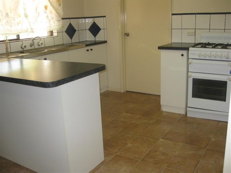 76 Blackadder Road, Swan View WA 6056