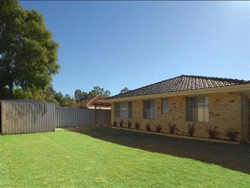 8 Squires Gardens, Stratton WA 6056