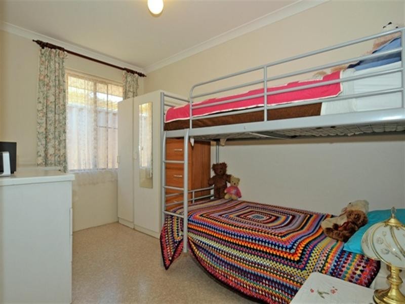 8 Squires Gardens, Stratton WA 6056