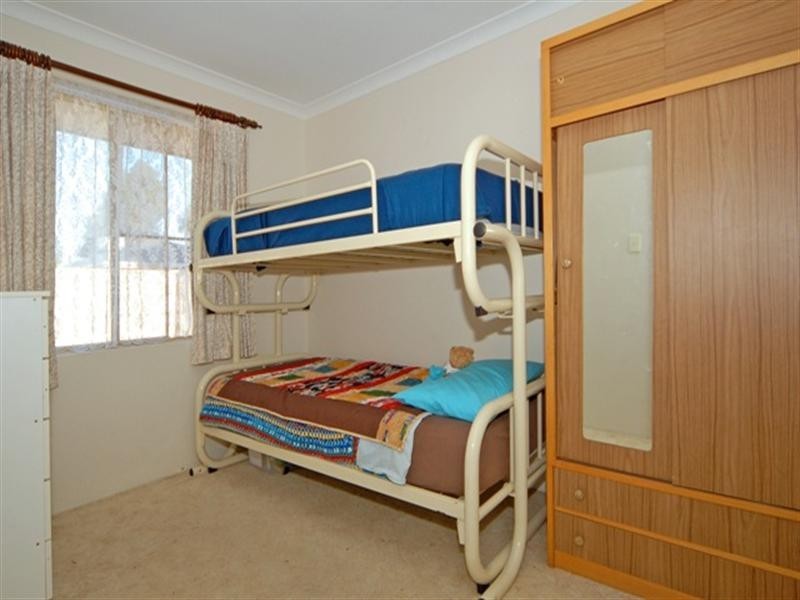 8 Squires Gardens, Stratton WA 6056