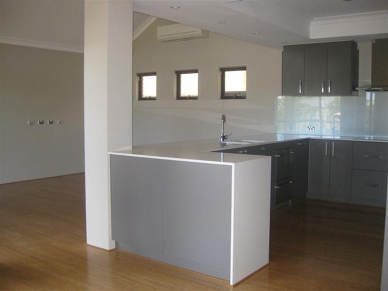 15 Pexton Drive, South Guildford WA 6055