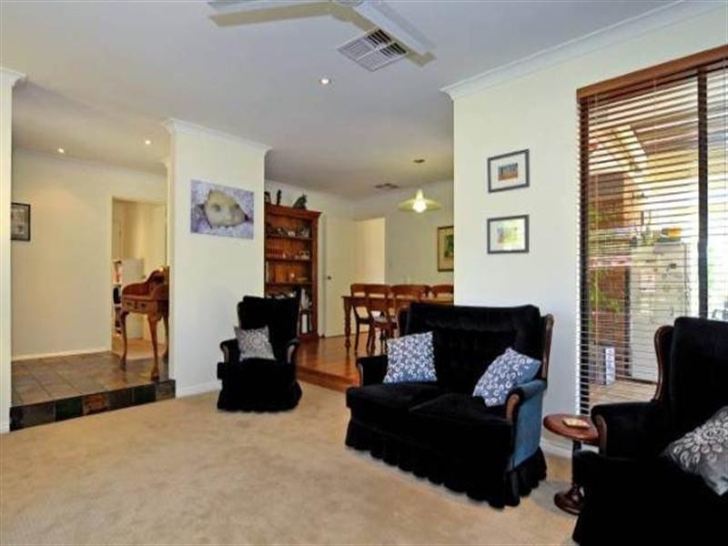 95 Buckingham Road, Swan View WA 6056