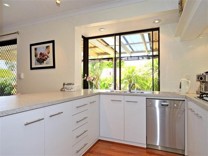 95 Buckingham Road, Swan View WA 6056