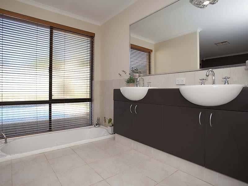 80 Huntsman Terrace, Jane Brook WA 6056