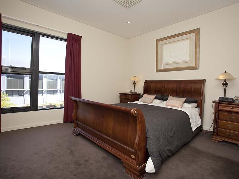 2, 420 Roberts Road, Subiaco WA 6008