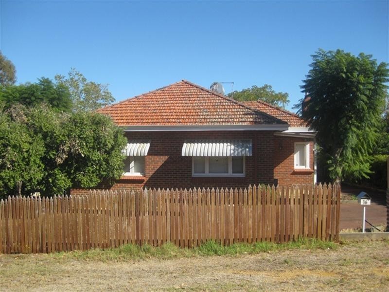 1/16 Coongan Avenue, Greenmount WA 6056