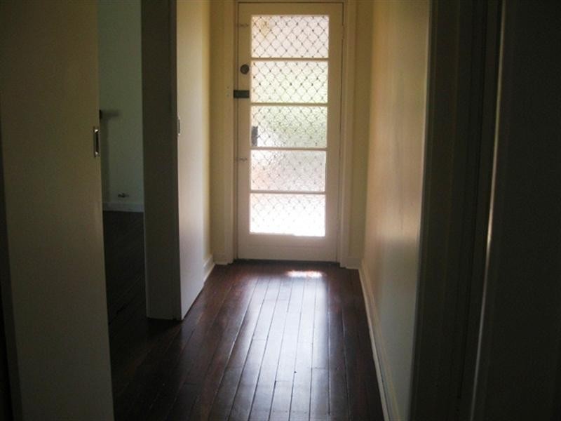 1/16 Coongan Avenue, Greenmount WA 6056