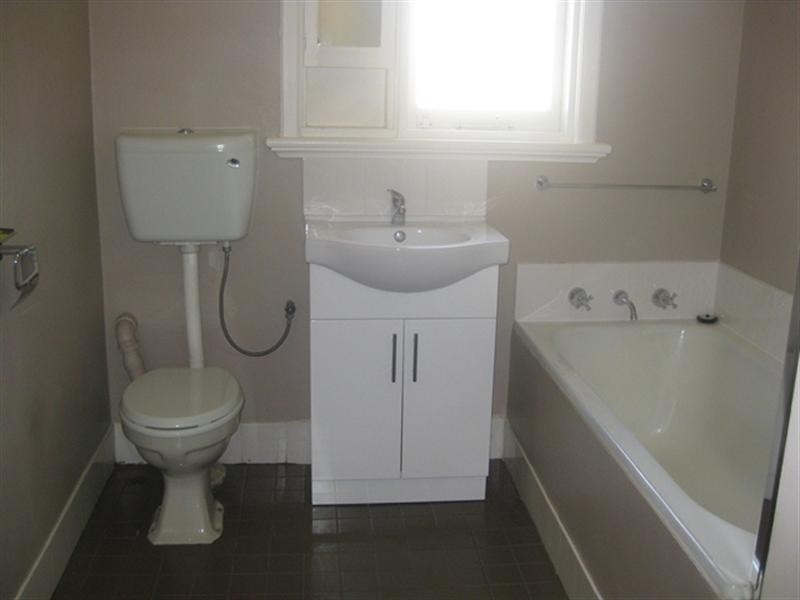 1/16 Coongan Avenue, Greenmount WA 6056