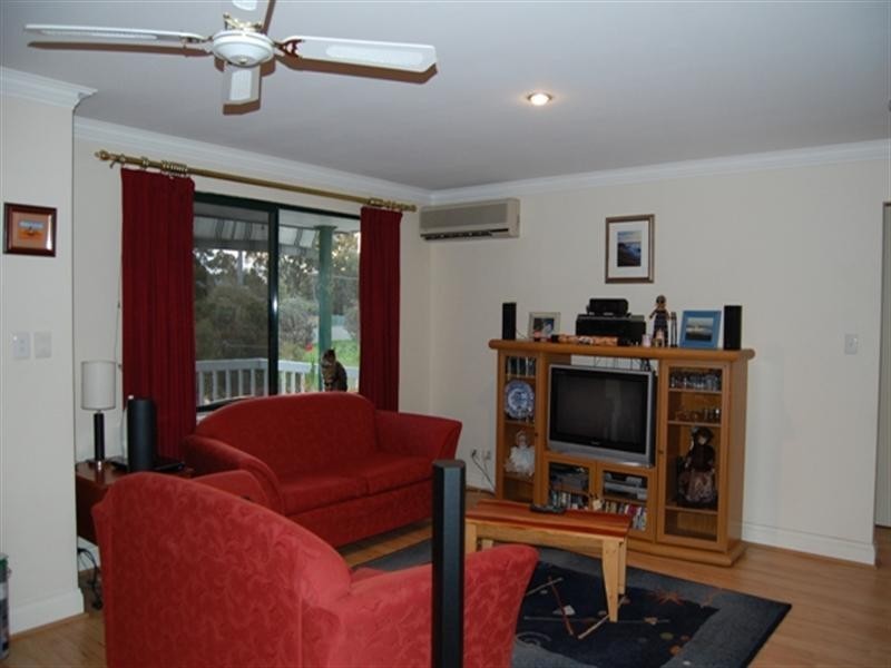 2/30 Montreal Road, Woodbridge WA 6056