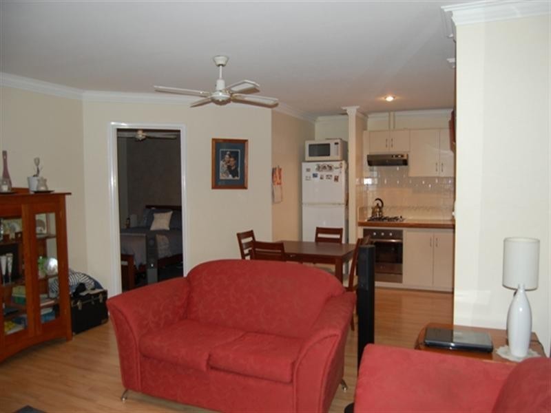 2/30 Montreal Road, Woodbridge WA 6056