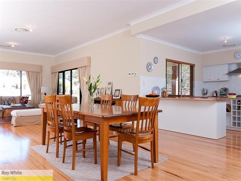 7 Sandhurst Close, Brigadoon WA 6069