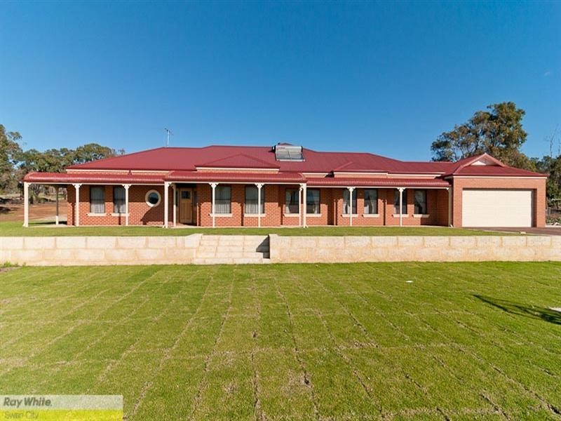7 Sandhurst Close, Brigadoon WA 6069