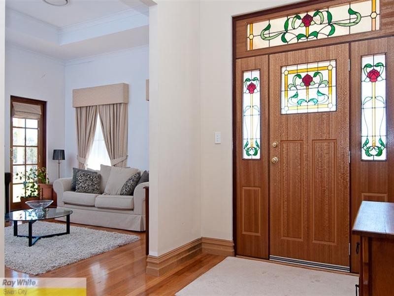 7 Sandhurst Close, Brigadoon WA 6069