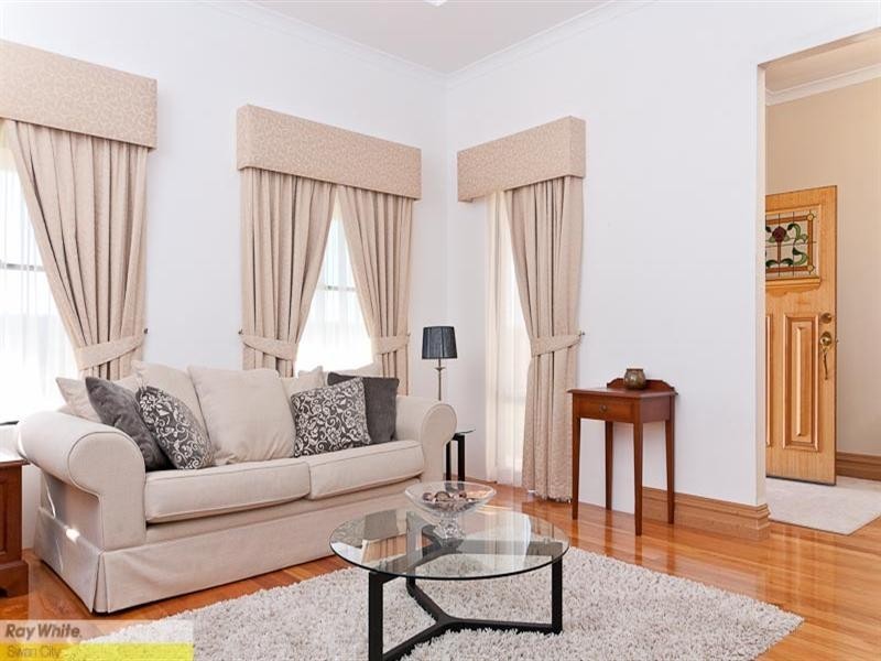 7 Sandhurst Close, Brigadoon WA 6069