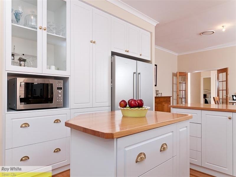 7 Sandhurst Close, Brigadoon WA 6069