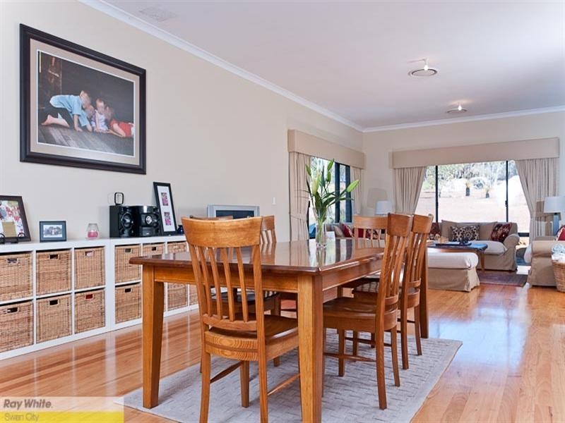 7 Sandhurst Close, Brigadoon WA 6069