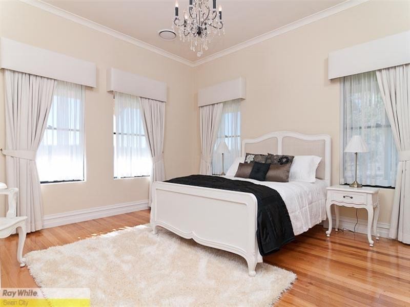 7 Sandhurst Close, Brigadoon WA 6069