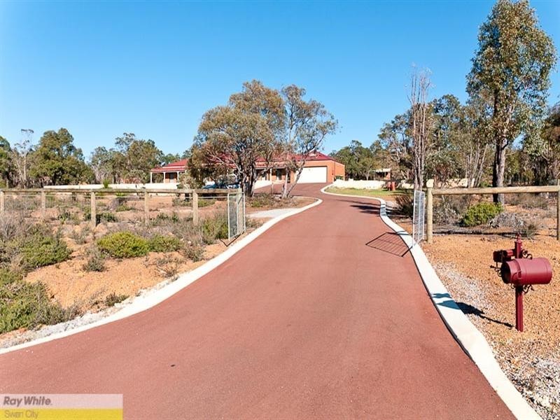 7 Sandhurst Close, Brigadoon WA 6069