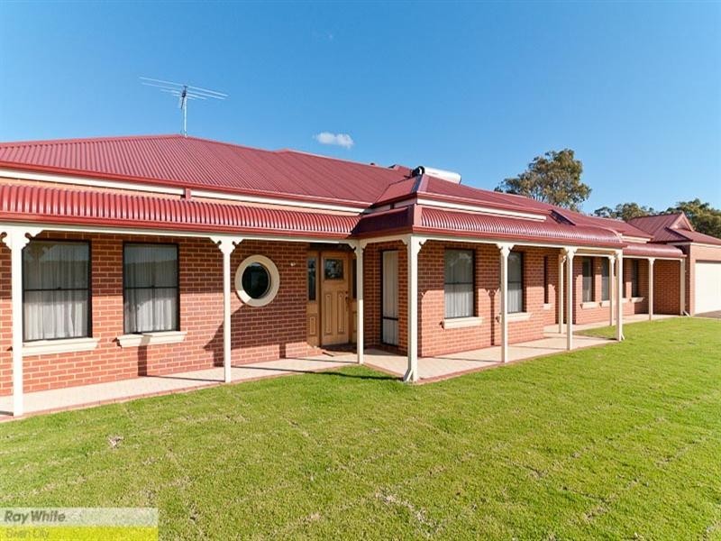 7 Sandhurst Close, Brigadoon WA 6069