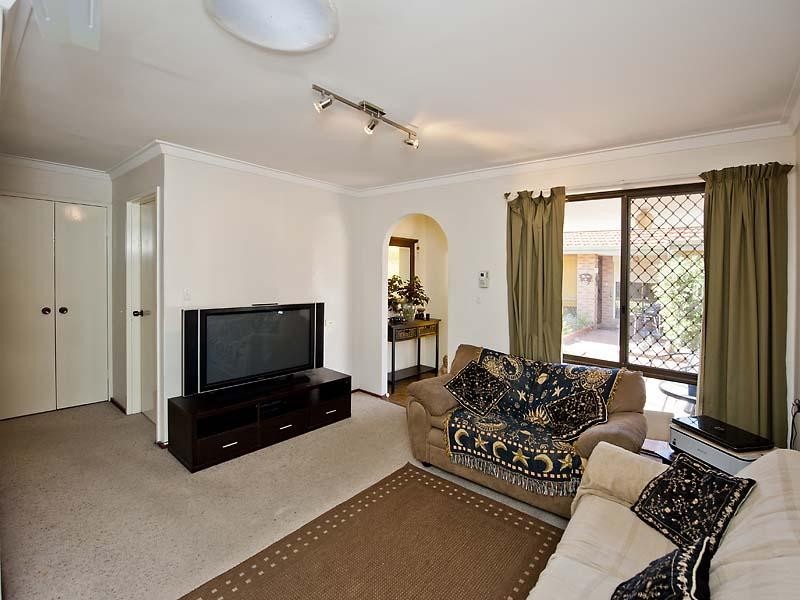 Unit 16, 70 Marlboro Road, Swan View WA 6056