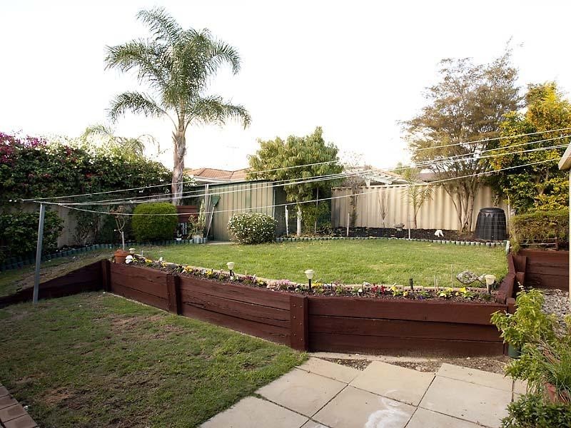 32 Edwards Entrance, Stratton WA 6056