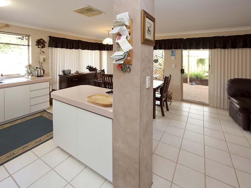 32 Edwards Entrance, Stratton WA 6056