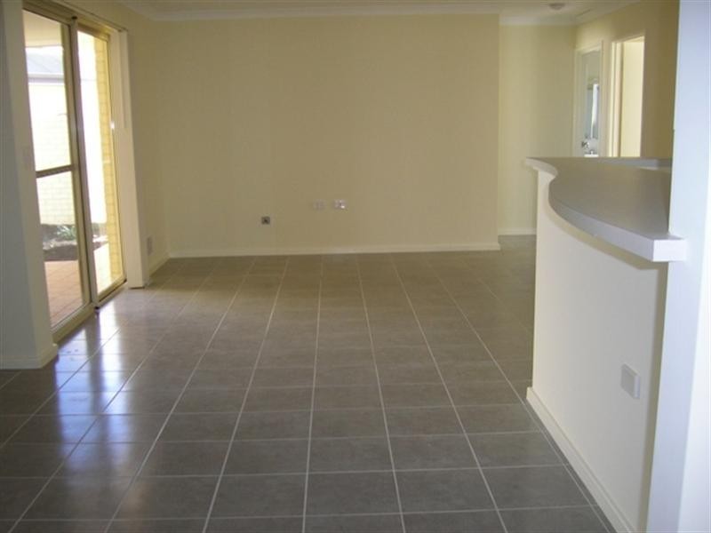 10 Barnfield Drive, Ellenbrook WA 6069