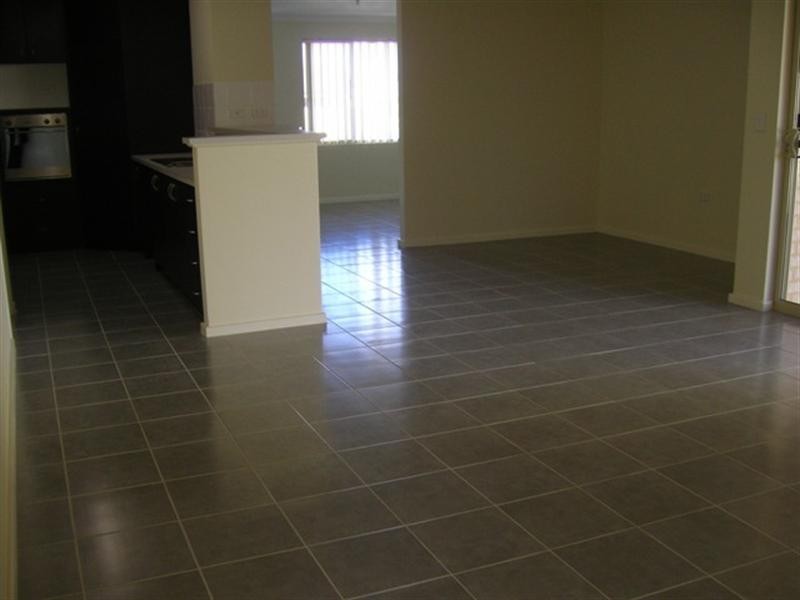 10 Barnfield Drive, Ellenbrook WA 6069