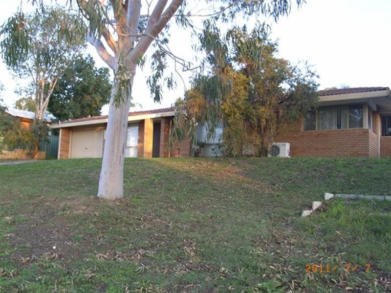 138 Salisbury Road, Swan View WA 6056