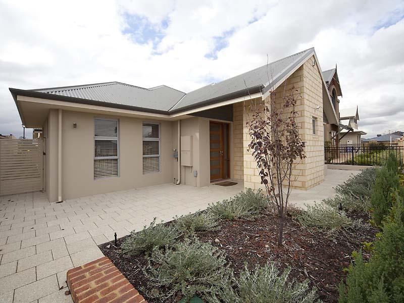 6 Parkfarm Drive, South Guildford WA 6055