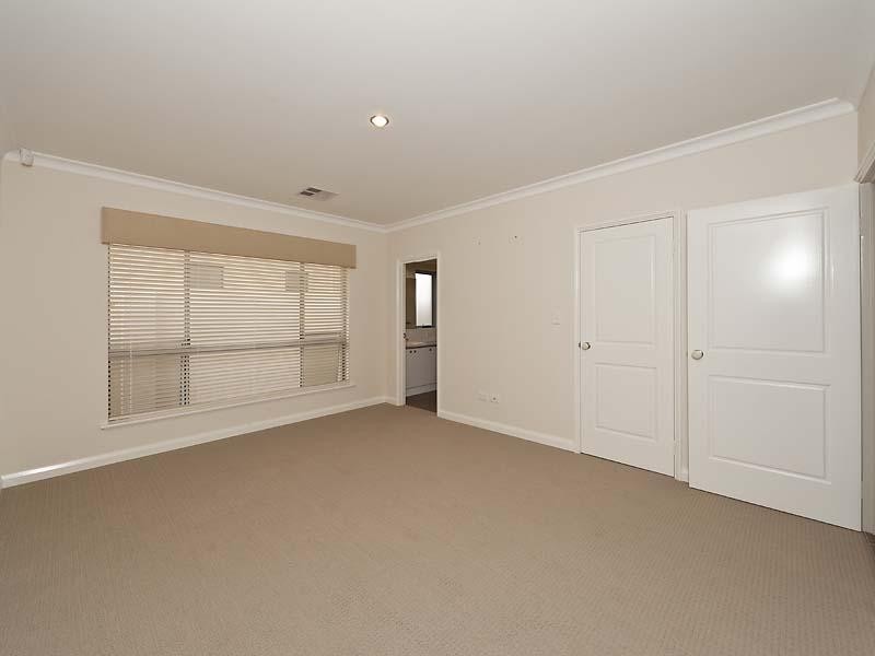 6 Parkfarm Drive, South Guildford WA 6055