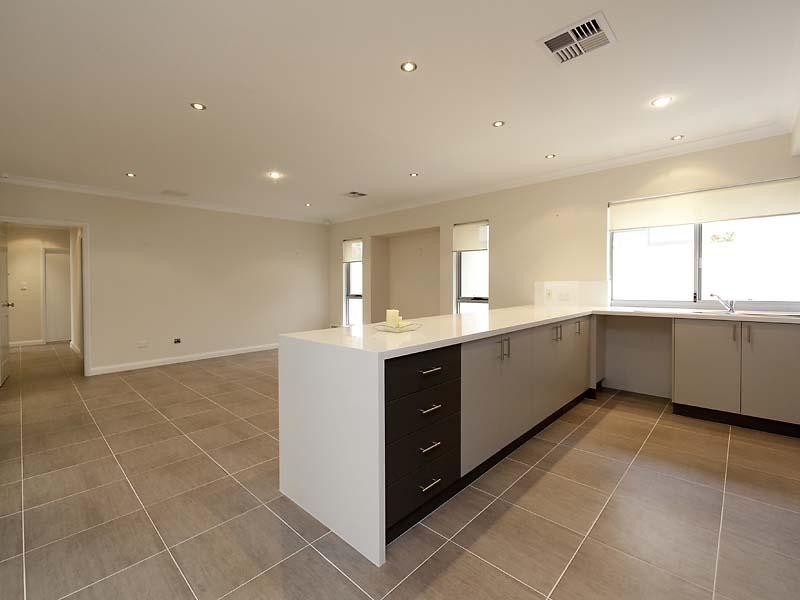 6 Parkfarm Drive, South Guildford WA 6055