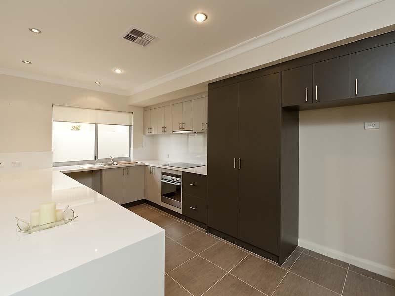 6 Parkfarm Drive, South Guildford WA 6055