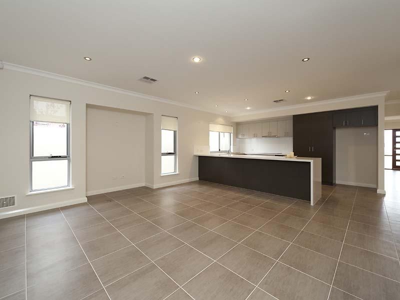 6 Parkfarm Drive, South Guildford WA 6055