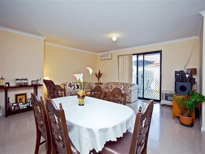 3,12 Mathoura Street, Midland WA 6056