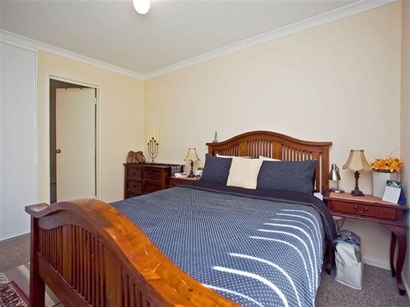 3,12 Mathoura Street, Midland WA 6056