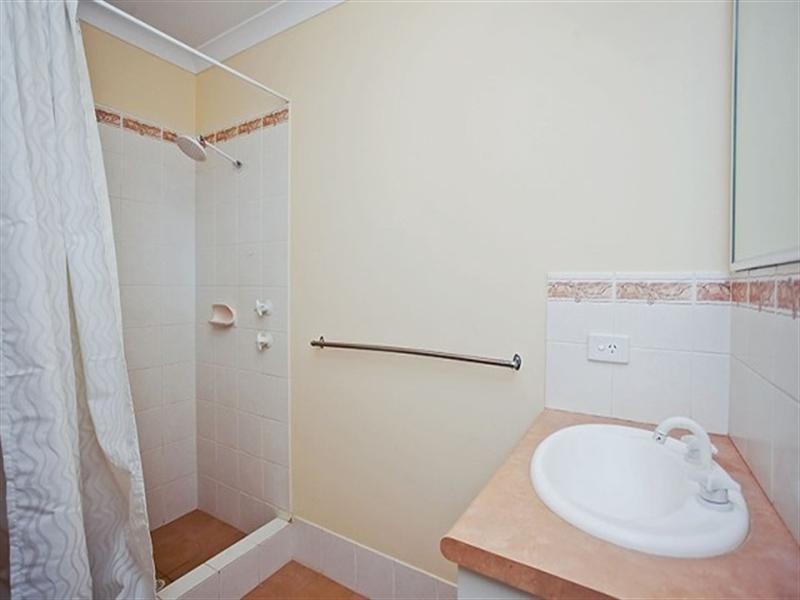 3,12 Mathoura Street, Midland WA 6056