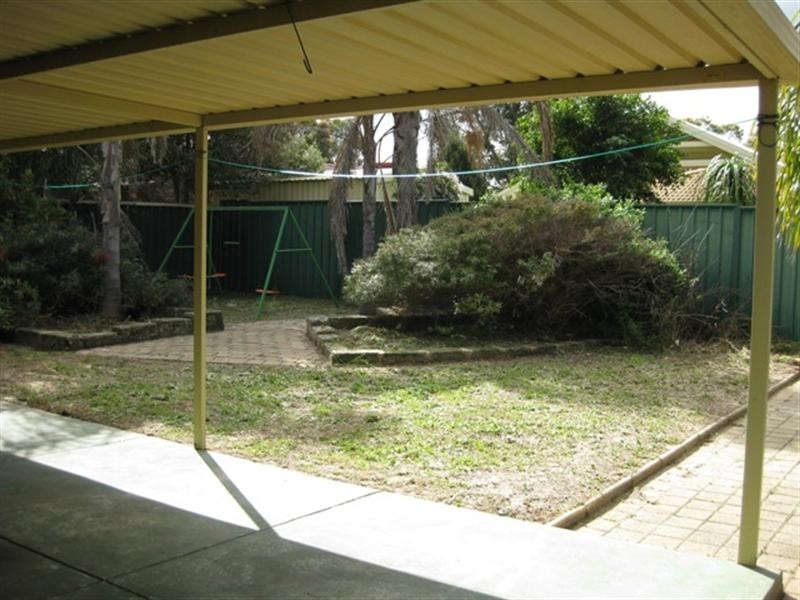 16 Yeates Lane, Stratton WA 6056