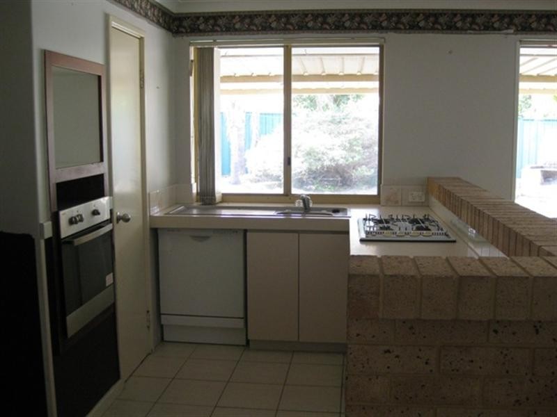 16 Yeates Lane, Stratton WA 6056