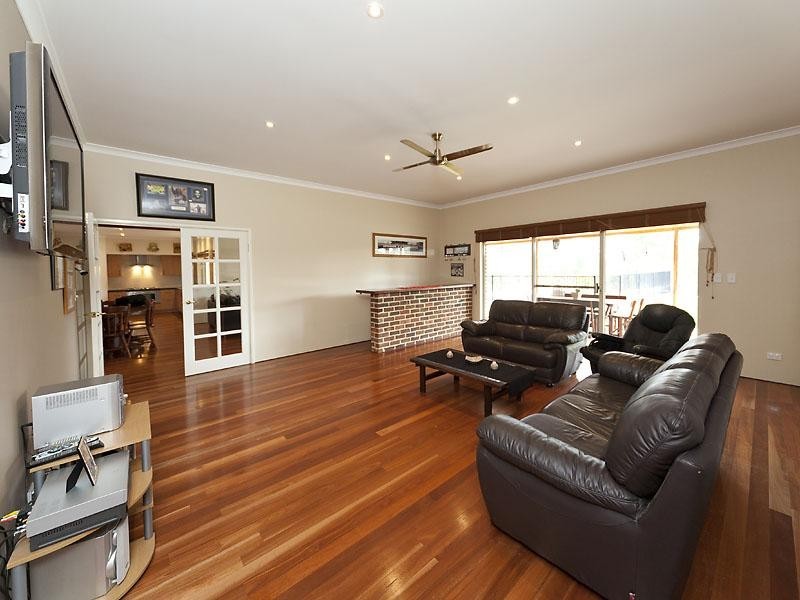 247 Ballymore Place, Gidgegannup WA 6083