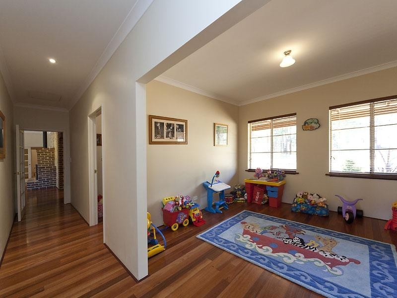 247 Ballymore Place, Gidgegannup WA 6083