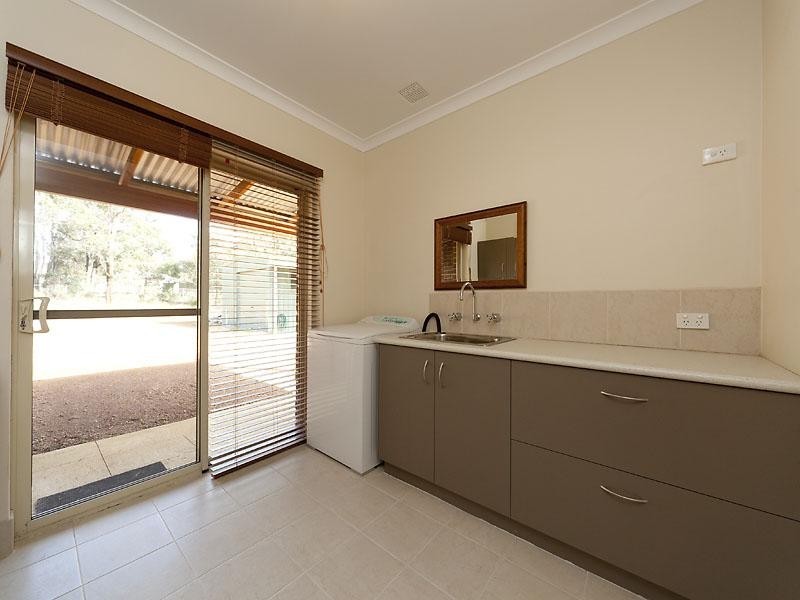 247 Ballymore Place, Gidgegannup WA 6083