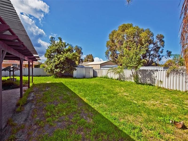 18 Mockeridge Circuit, Middle Swan WA 6056