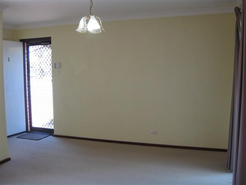 1/64 Railway Parade, Midland WA 6056